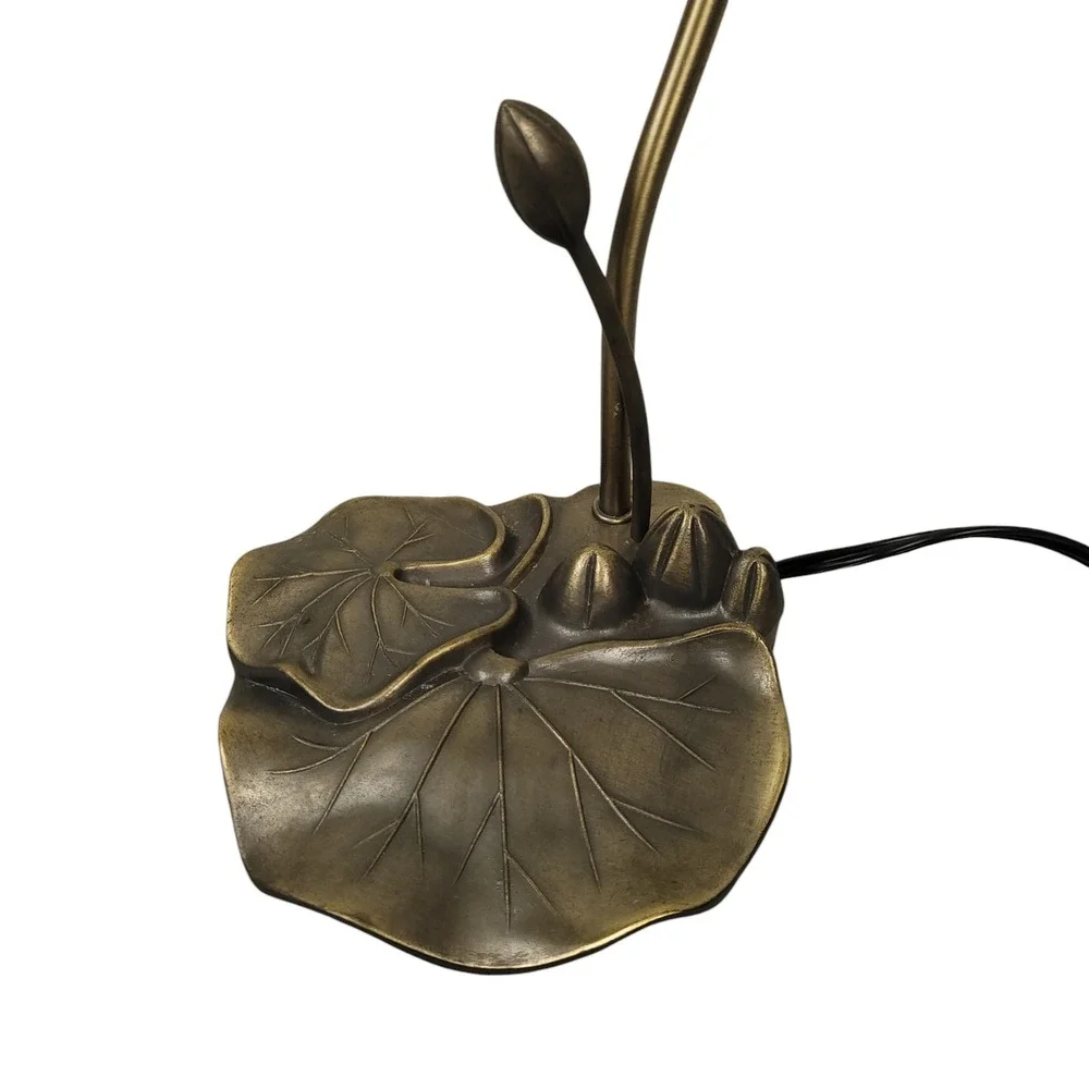 Tiffany Style Pond Lily Table Lamp 16